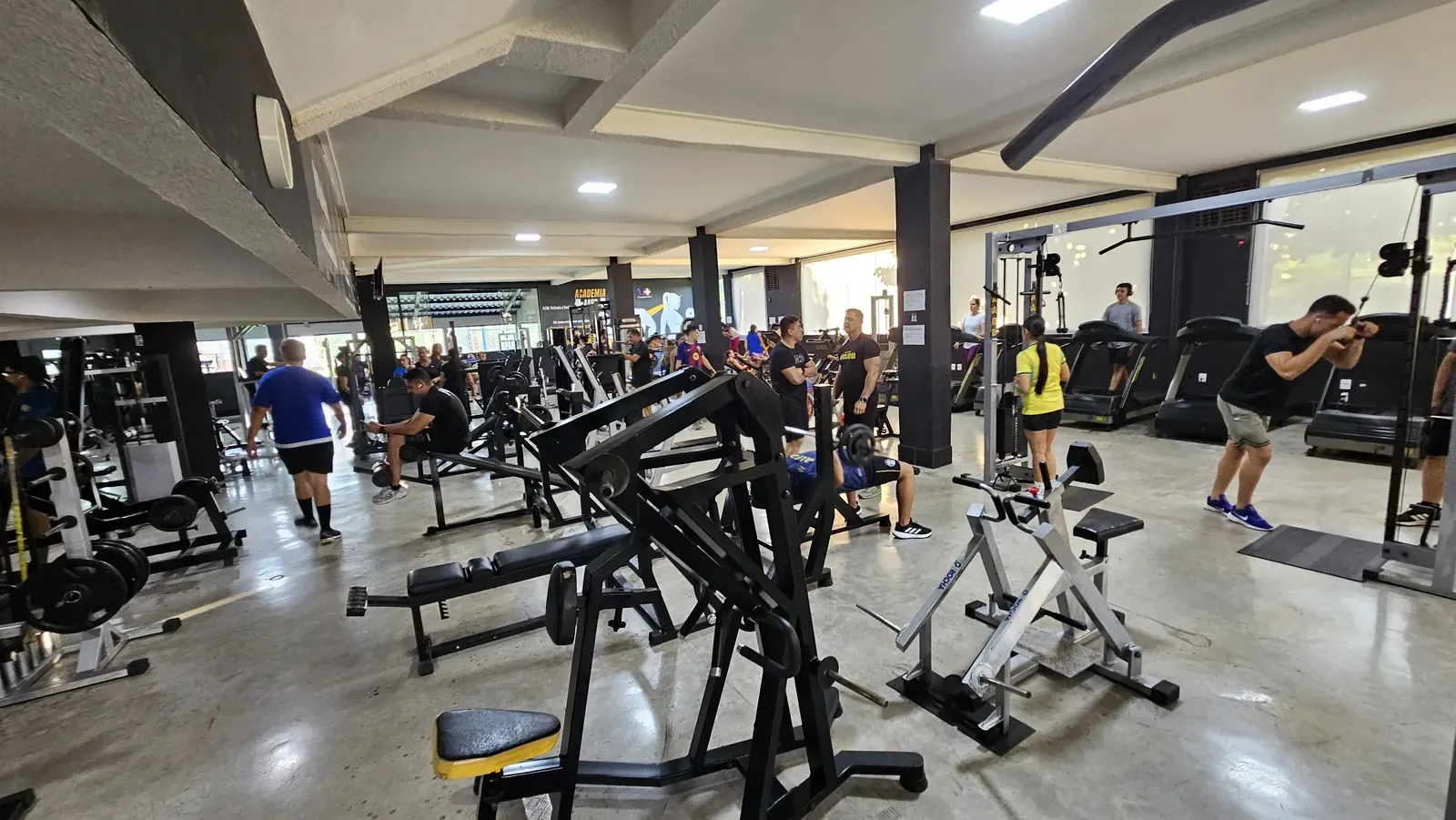 Amplo Espaço para Exercícios