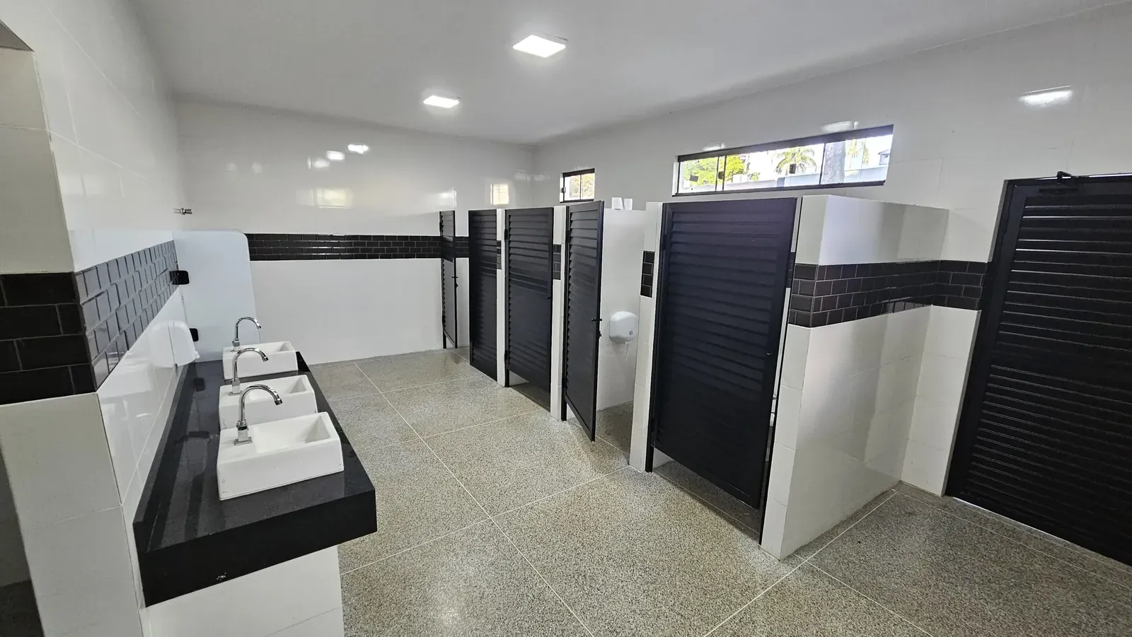 Estrutura Completa de Sanitários